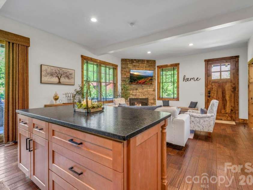 52 Eagle Cottage Lane, Banner Elk, NC 28604.  MLS# CAR4413511, YatesRealty ID 43236. 