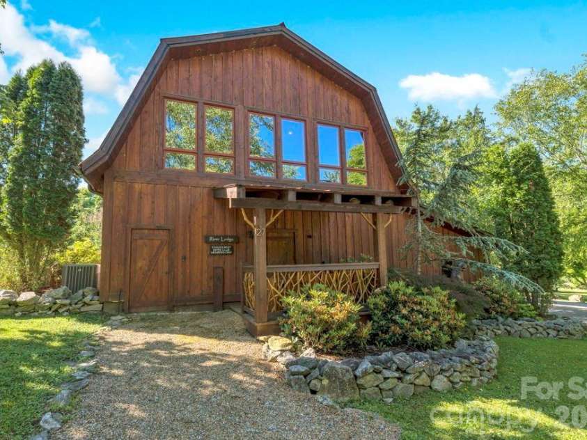 52 Eagle Cottage Lane, Banner Elk, NC 28604.  MLS# CAR4413511, YatesRealty ID 43236. 