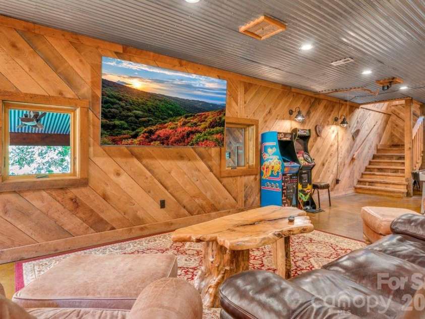 52 Eagle Cottage Lane, Banner Elk, NC 28604.  MLS# CAR4413511, YatesRealty ID 43236. 
