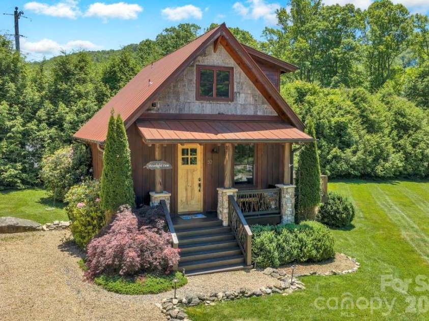 52 Eagle Cottage Lane, Banner Elk, NC 28604.  MLS# CAR4413511, YatesRealty ID 43236. 