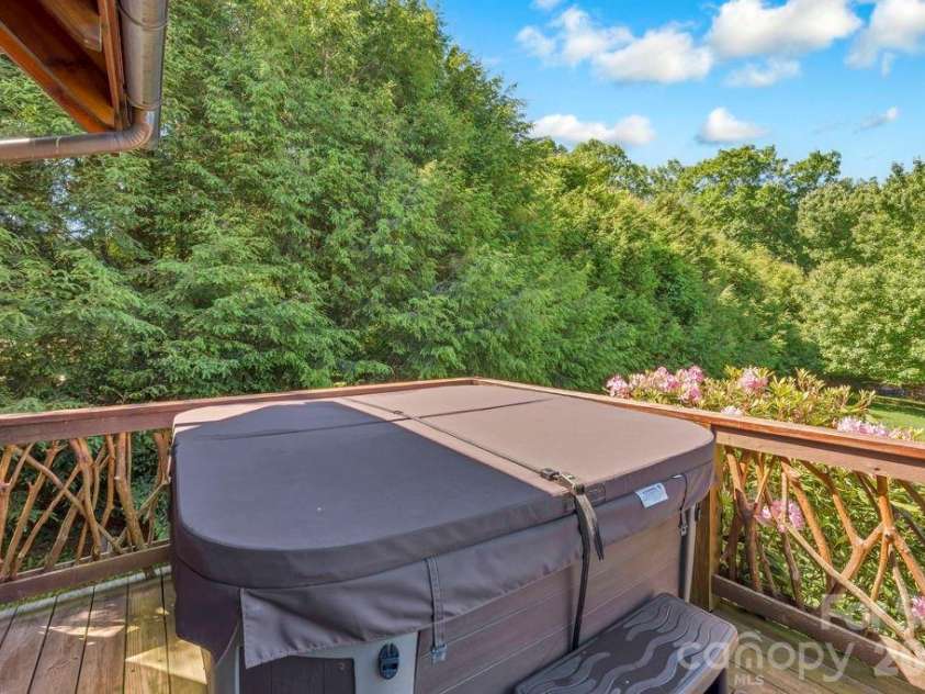 52 Eagle Cottage Lane, Banner Elk, NC 28604.  MLS# CAR4413511, YatesRealty ID 43236. 