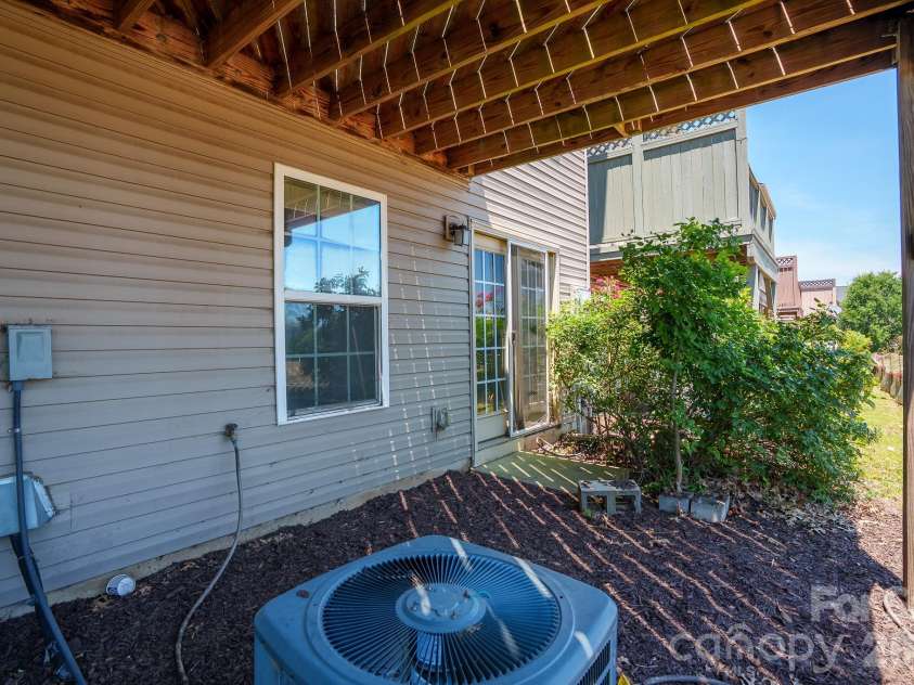 2302 Rachelwood Drive, Charlotte, NC 28273.  MLS# CAR4412862, YatesRealty ID 43237. 