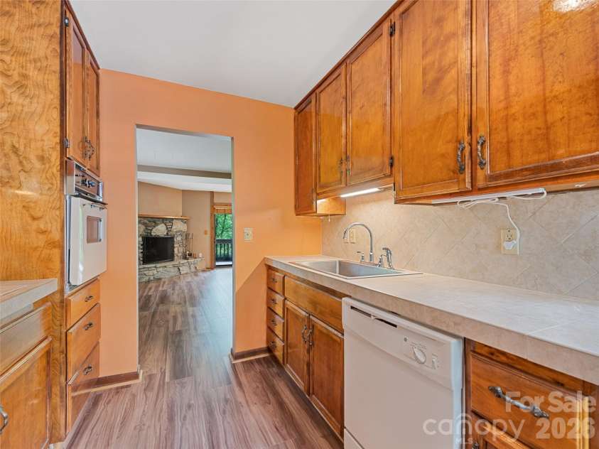 37 George Circle, Maggie Valley, NC 28751.  MLS# CAR4352732, YatesRealty ID 4324. 