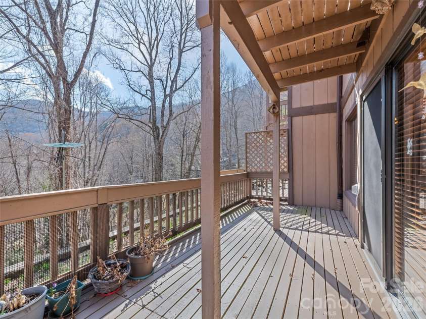 37 George Circle, Maggie Valley, NC 28751.  MLS# CAR4352732, YatesRealty ID 4324. Decking/views