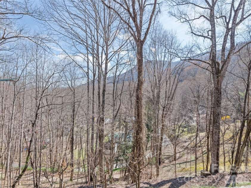 37 George Circle, Maggie Valley, NC 28751.  MLS# CAR4352732, YatesRealty ID 4324. Fall/winter views