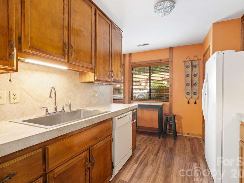 37 George Circle, Maggie Valley, NC 28751.  MLS# CAR4401492, YatesRealty ID 4324. 