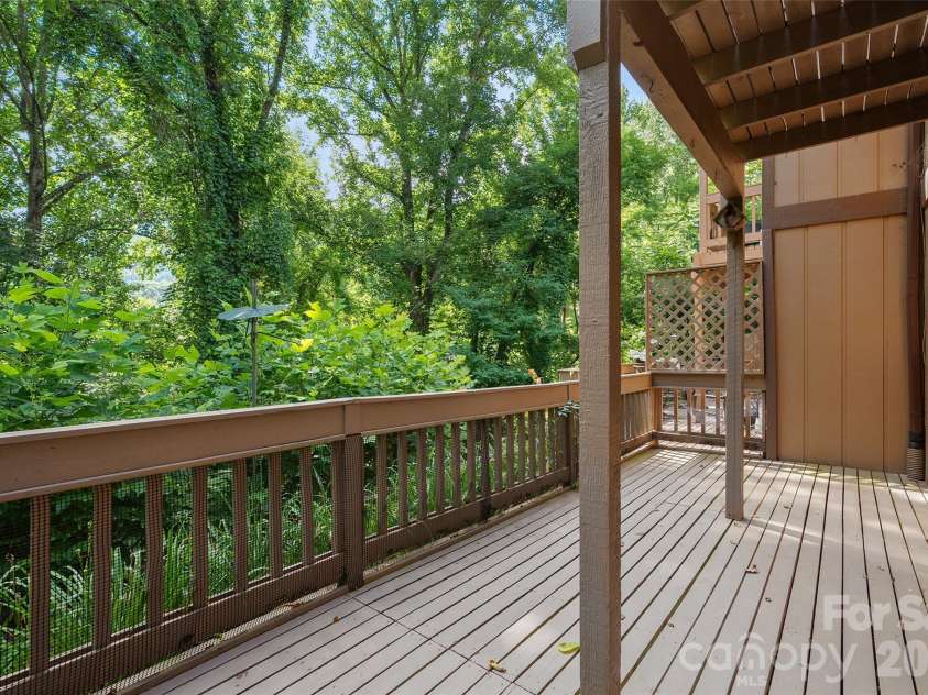 37 George Circle, Maggie Valley, NC 28751.  MLS# CAR4401492, YatesRealty ID 4324. 