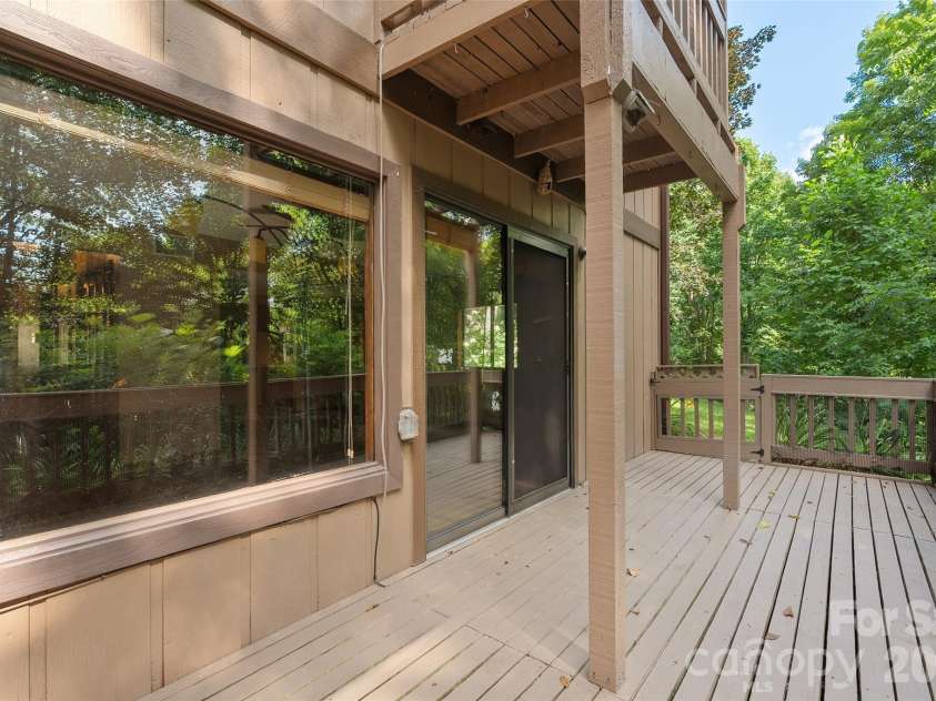 37 George Circle, Maggie Valley, NC 28751.  MLS# CAR4401492, YatesRealty ID 4324. 