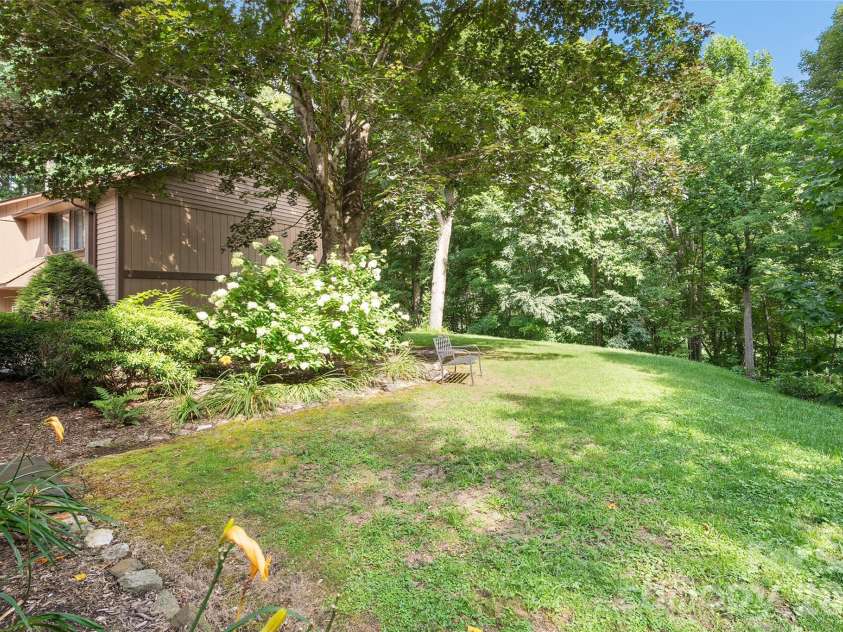 37 George Circle, Maggie Valley, NC 28751.  MLS# CAR4401492, YatesRealty ID 4324. 