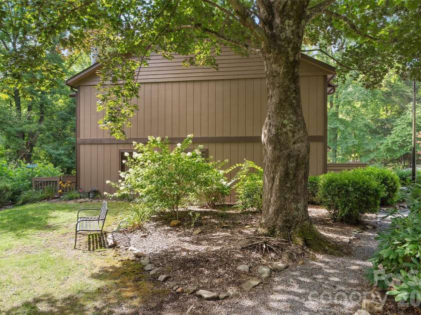 37 George Circle, Maggie Valley, NC 28751.  MLS# CAR4401492, YatesRealty ID 4324. 