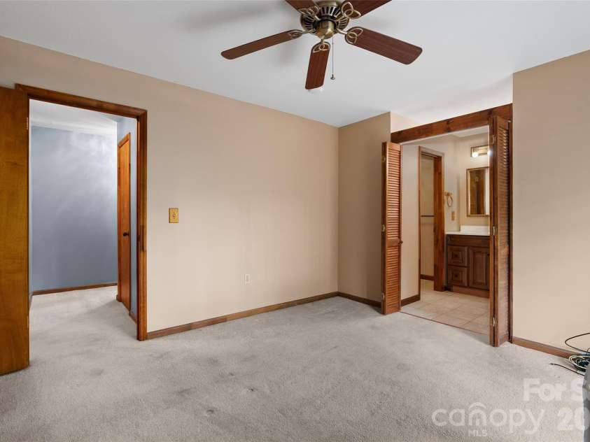 37 George Circle, Maggie Valley, NC 28751.  MLS# CAR4401492, YatesRealty ID 4324. 