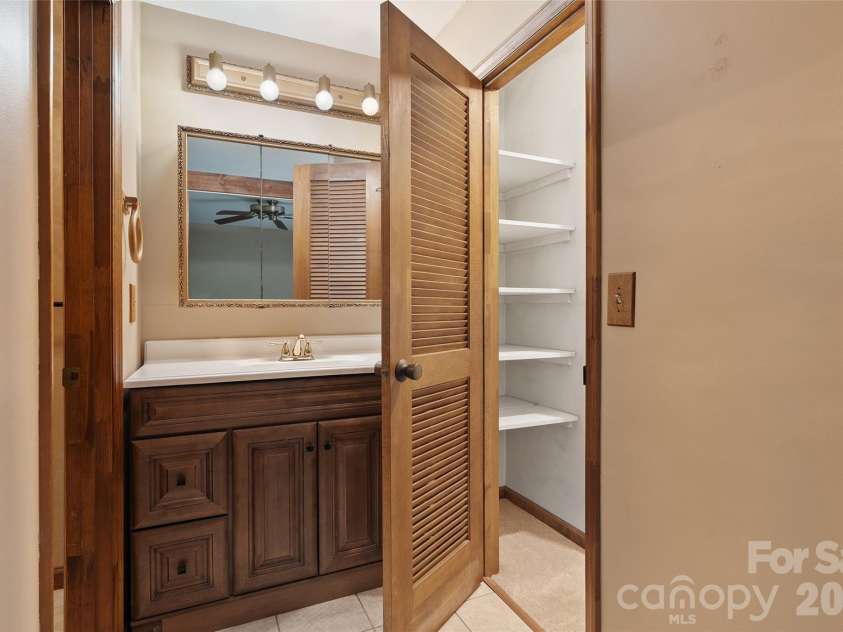 37 George Circle, Maggie Valley, NC 28751.  MLS# CAR4401492, YatesRealty ID 4324. 