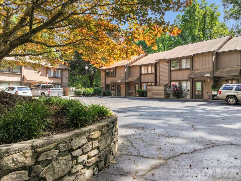 37 George Circle, Maggie Valley, NC 28751.  MLS# CAR4401492, YatesRealty ID 4324. 