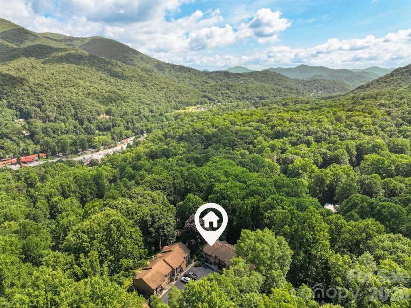 37 George Circle, Maggie Valley, NC 28751.  MLS# CAR4401492, YatesRealty ID 4324. 