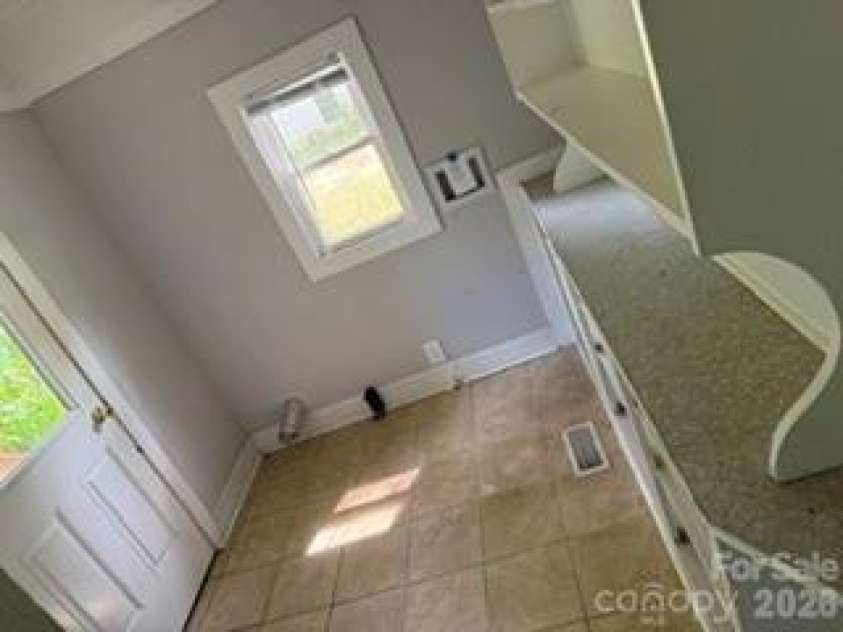 826 Davidson Avenue, Gastonia, NC 28052.  MLS# CAR4413623, YatesRealty ID 43240. Laundry/Utility Room