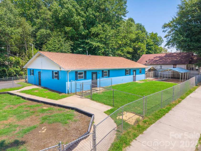 236 Textile Avenue, Spindale, NC 28160.  MLS# CAR4413698, YatesRealty ID 43244. 