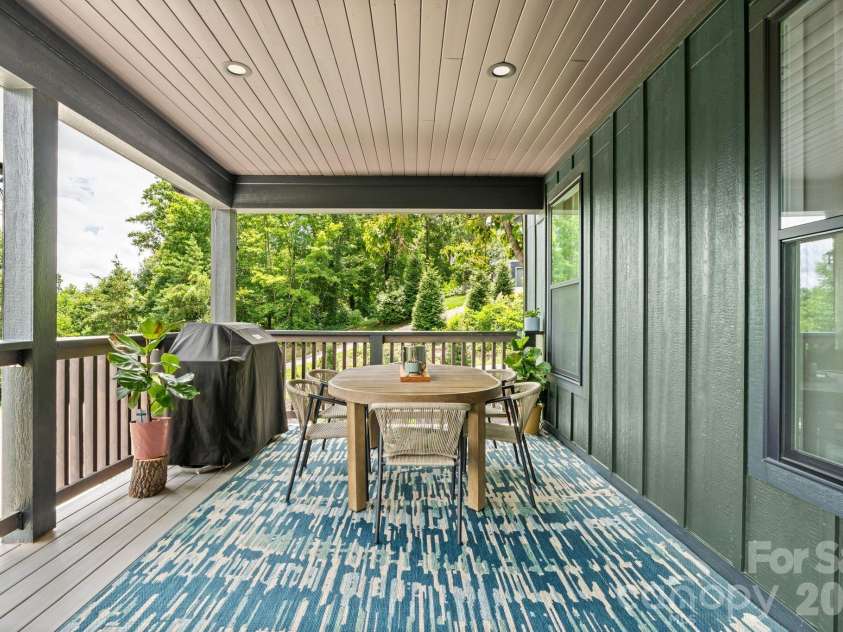 49 Timber Moss Drive, Asheville, NC 28804.  MLS# CAR4413689, YatesRealty ID 43247. 