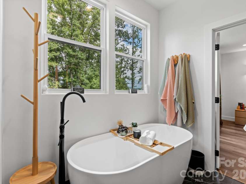 49 Timber Moss Drive, Asheville, NC 28804.  MLS# CAR4413689, YatesRealty ID 43247. 