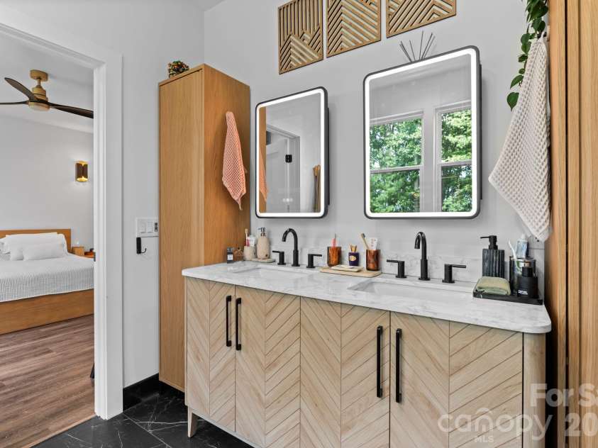 49 Timber Moss Drive, Asheville, NC 28804.  MLS# CAR4413689, YatesRealty ID 43247. 