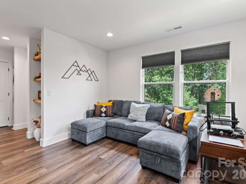 49 Timber Moss Drive, Asheville, NC 28804.  MLS# CAR4413689, YatesRealty ID 43247. 