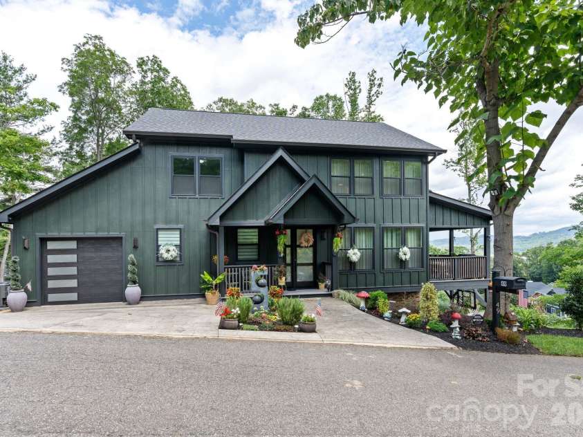 49 Timber Moss Drive, Asheville, NC 28804.  MLS# CAR4413689, YatesRealty ID 43247. 