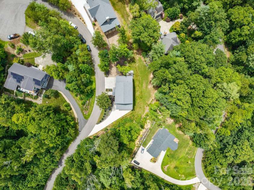 49 Timber Moss Drive, Asheville, NC 28804.  MLS# CAR4413689, YatesRealty ID 43247. 