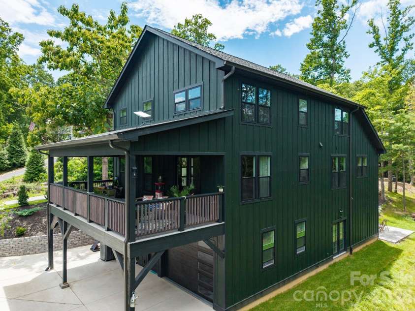 49 Timber Moss Drive, Asheville, NC 28804.  MLS# CAR4413689, YatesRealty ID 43247. 