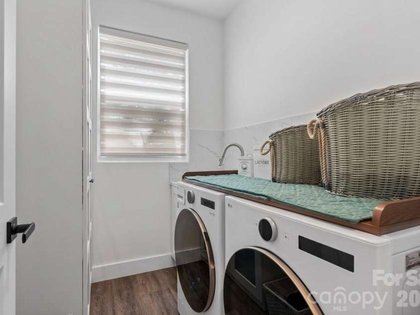 49 Timber Moss Drive, Asheville, NC 28804.  MLS# CAR4413689, YatesRealty ID 43247. Laundry