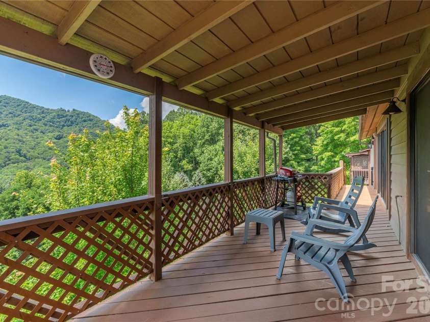 73 Mountain Breeze Drive, Maggie Valley, NC 28751.  MLS# CAR4413648, YatesRealty ID 43249. 