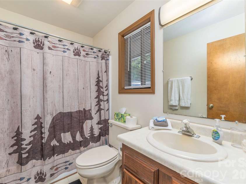 73 Mountain Breeze Drive, Maggie Valley, NC 28751.  MLS# CAR4413648, YatesRealty ID 43249. 