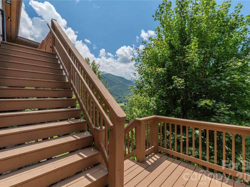 73 Mountain Breeze Drive, Maggie Valley, NC 28751.  MLS# CAR4413648, YatesRealty ID 43249. 