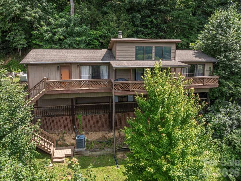 73 Mountain Breeze Drive, Maggie Valley, NC 28751.  MLS# CAR4413648, YatesRealty ID 43249. 