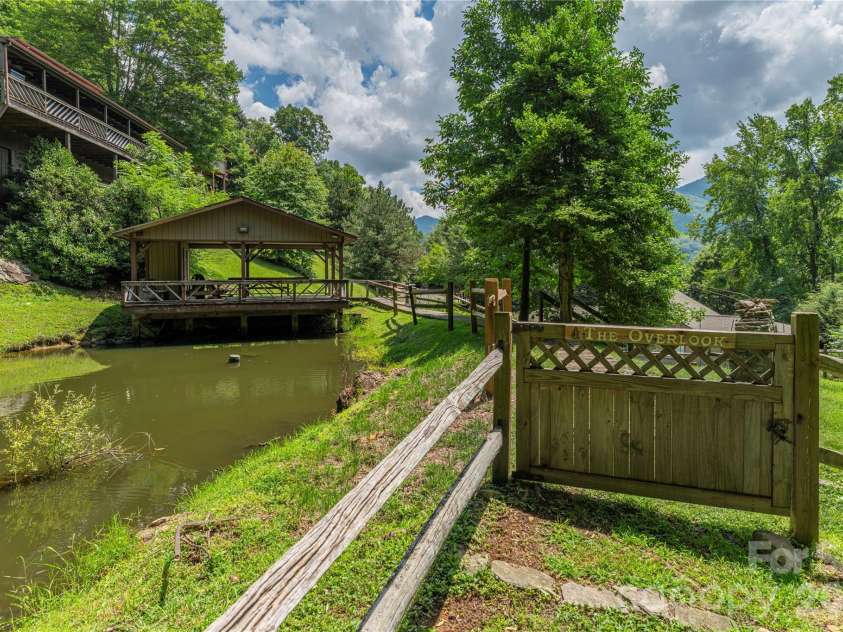 73 Mountain Breeze Drive, Maggie Valley, NC 28751.  MLS# CAR4413648, YatesRealty ID 43249. 