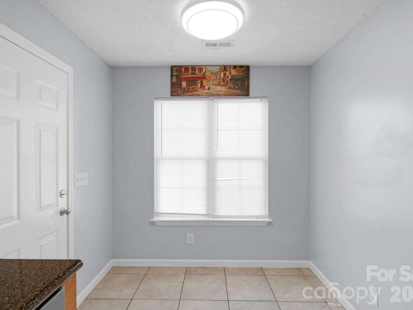 7015 Hunters Glen Drive, Charlotte, NC 28214.  MLS# CAR4354629, YatesRealty ID 4325. 