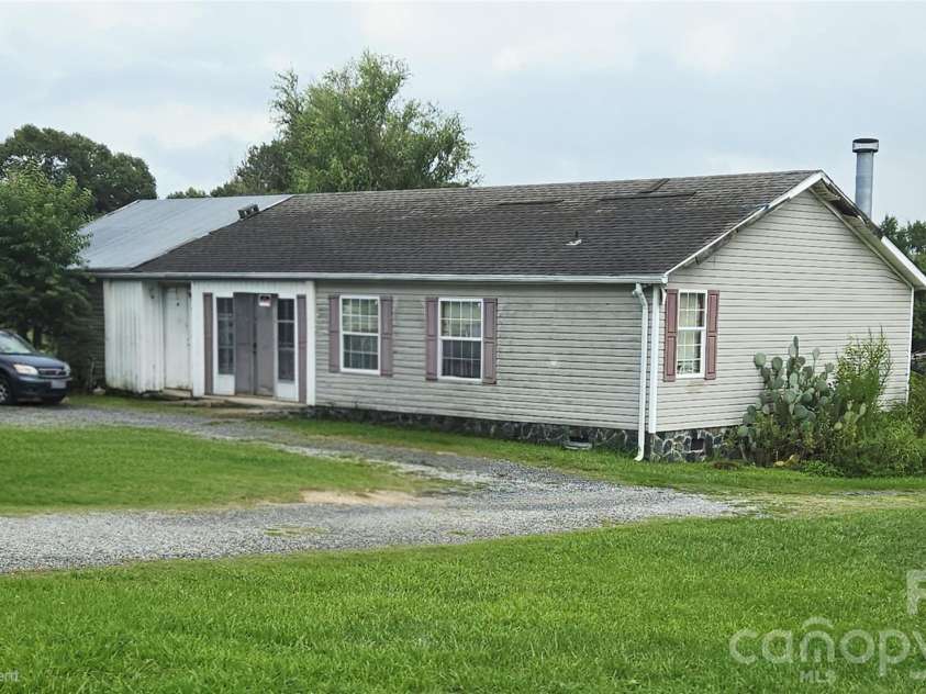 3202 Marshall Wolfe Road, Shelby, NC 28150.  MLS# CAR4413787, YatesRealty ID 43253. 