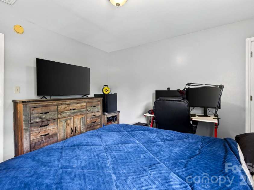 47 Royal Oaks Road, Arden, NC 28704.  MLS# CAR4411047, YatesRealty ID 43257. 3rd bedroom