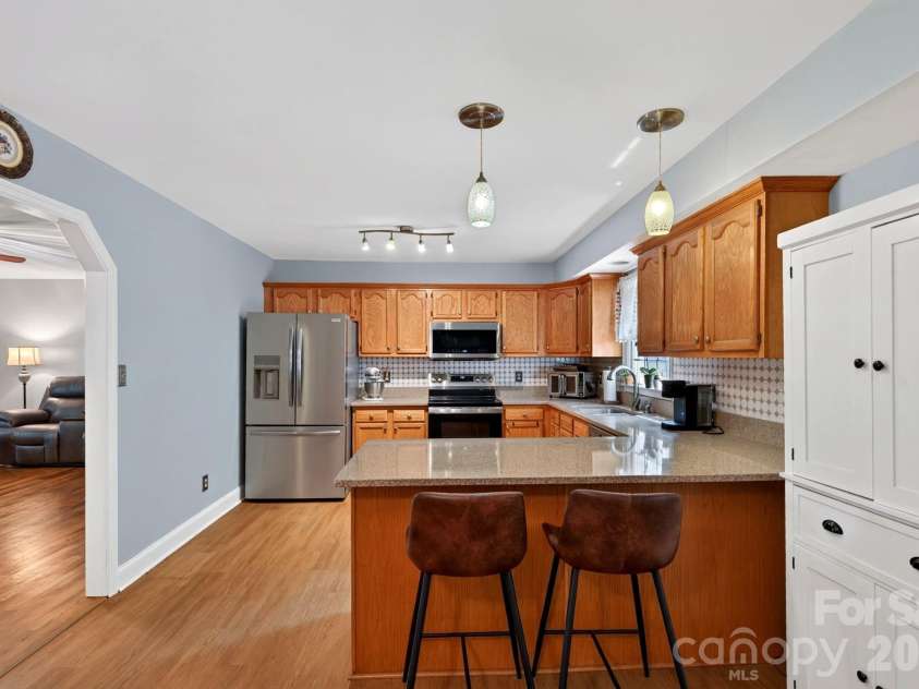 47 Royal Oaks Road, Arden, NC 28704.  MLS# CAR4411047, YatesRealty ID 43257. 