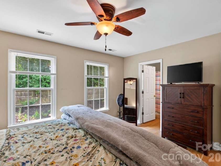 47 Royal Oaks Road, Arden, NC 28704.  MLS# CAR4411047, YatesRealty ID 43257. 