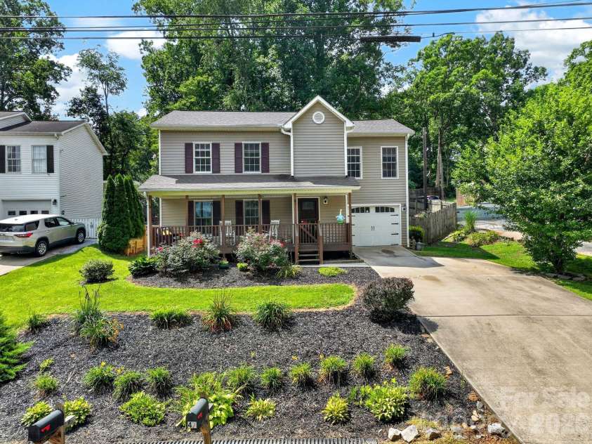 47 Royal Oaks Road, Arden, NC 28704.  MLS# CAR4411047, YatesRealty ID 43257. 