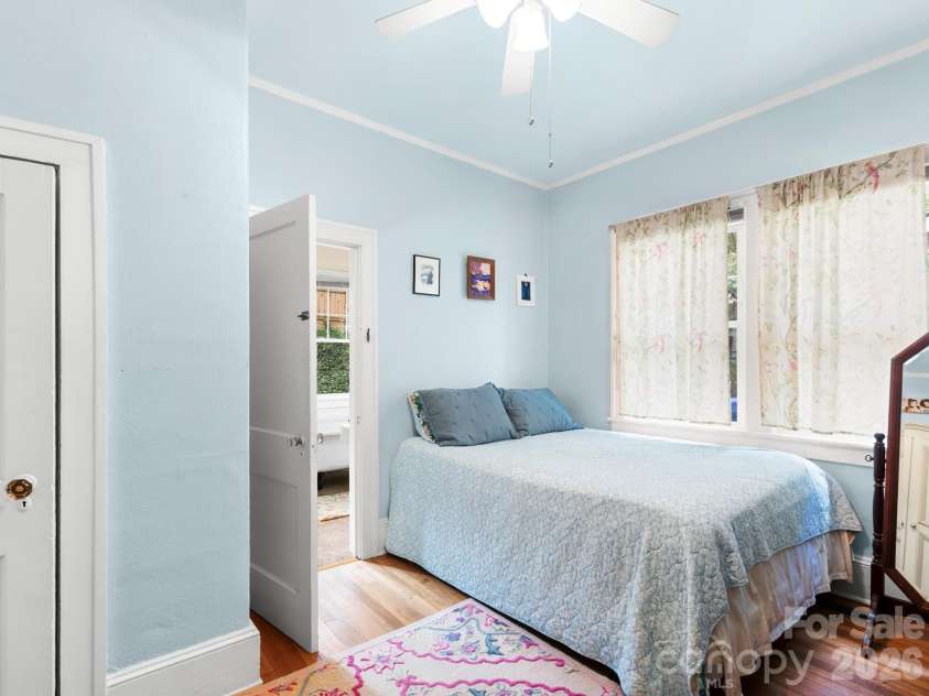 27 Warwick Road, Asheville, NC 28803.  MLS# CAR4409749, YatesRealty ID 43258. 