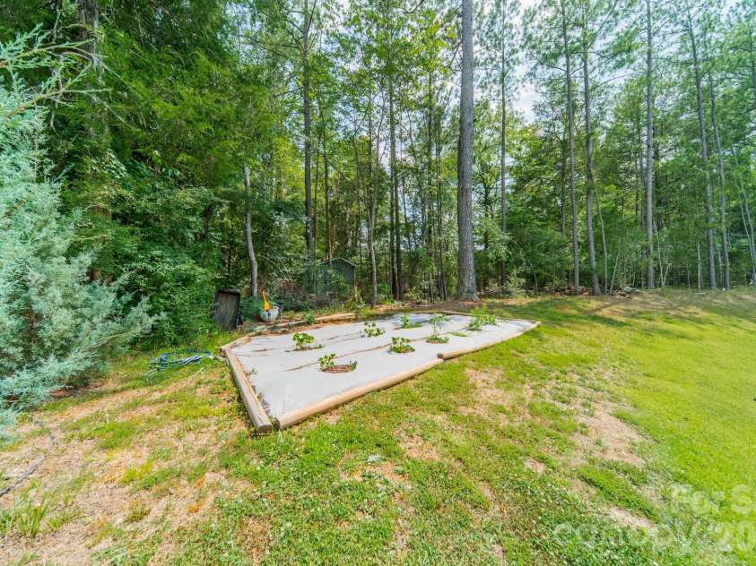 1977 Charles Avenue, Lancaster, SC 29720.  MLS# CAR4400805, YatesRealty ID 43259. Garden!