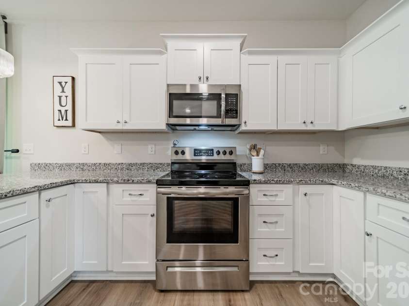 1977 Charles Avenue, Lancaster, SC 29720.  MLS# CAR4400805, YatesRealty ID 43259. Kitchen