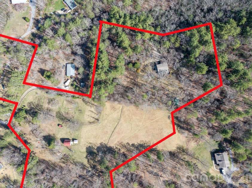 117 Woods View Trail, Fairview, NC 28730.  MLS# CAR4289341, YatesRealty ID 4326. Approximate property lines.