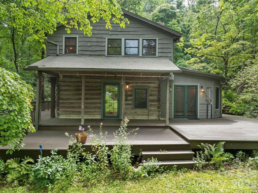 117 Woods View Trail, Fairview, NC 28730.  MLS# CAR4411756, YatesRealty ID 4326. 