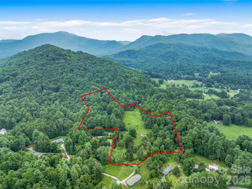 117 Woods View Trail, Fairview, NC 28730.  MLS# CAR4411756, YatesRealty ID 4326. 