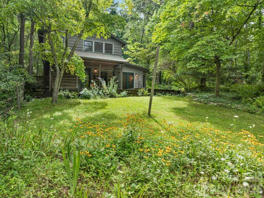 117 Woods View Trail, Fairview, NC 28730.  MLS# CAR4411756, YatesRealty ID 4326. 