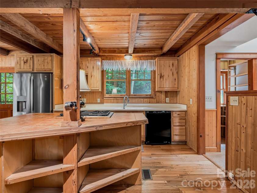 117 Woods View Trail, Fairview, NC 28730.  MLS# CAR4411756, YatesRealty ID 4326. 