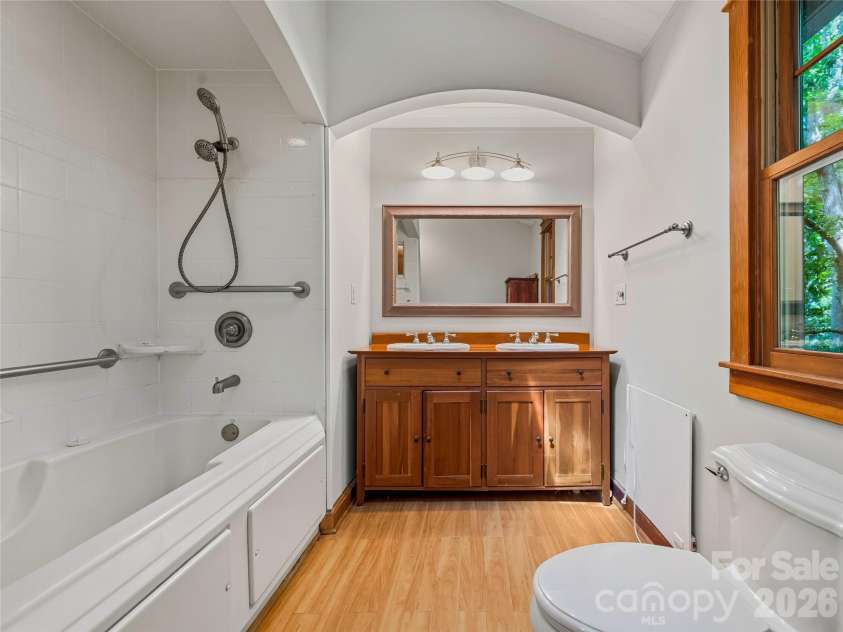 117 Woods View Trail, Fairview, NC 28730.  MLS# CAR4411756, YatesRealty ID 4326. Upper level bath