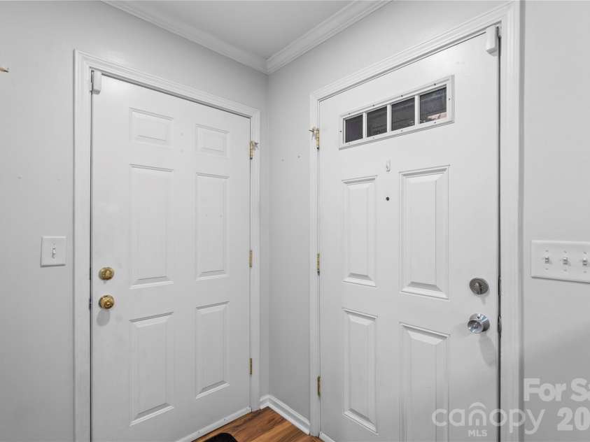 806 Rock Lake Glen, Fort Mill, SC 29715.  MLS# CAR4399367, YatesRealty ID 43261. 