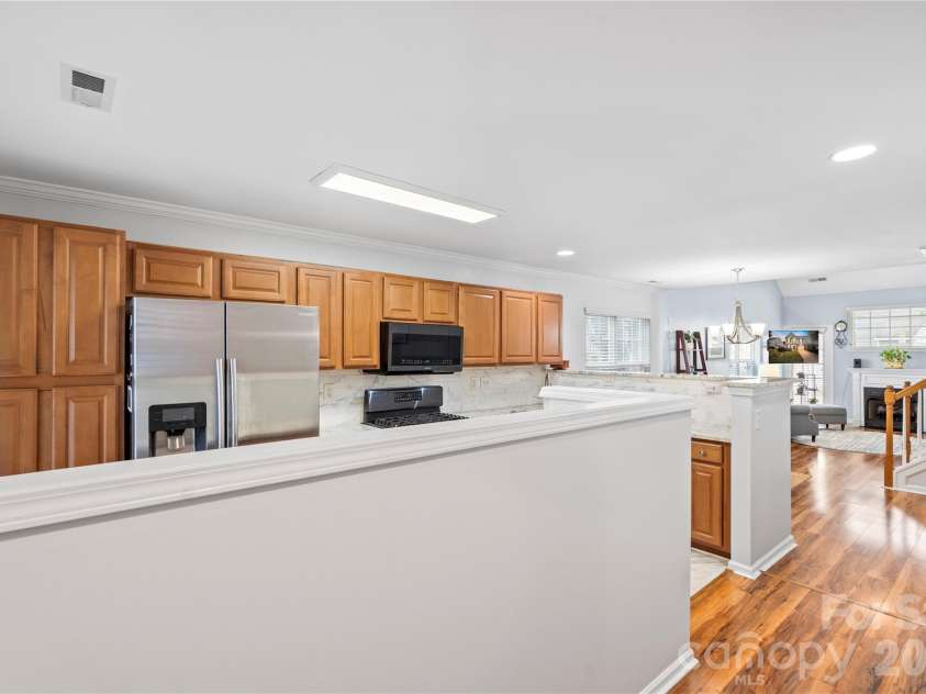 806 Rock Lake Glen, Fort Mill, SC 29715.  MLS# CAR4399367, YatesRealty ID 43261. 